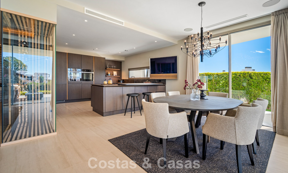 Minimalist luxury home with panoramic sea views for sale in a prestigious gated complex in Nueva Andalucia, Marbella 788630