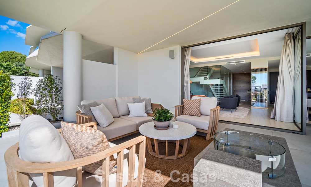 Minimalist luxury home with panoramic sea views for sale in a prestigious gated complex in Nueva Andalucia, Marbella 788636