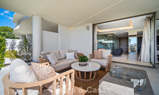 Minimalist luxury home with panoramic sea views for sale in a prestigious gated complex in Nueva Andalucia, Marbella 788636 