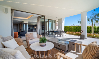 Minimalist luxury home with panoramic sea views for sale in a prestigious gated complex in Nueva Andalucia, Marbella 788637 