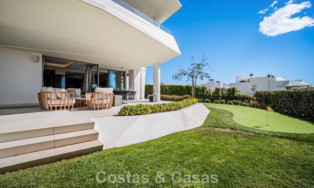 Minimalist luxury home with panoramic sea views for sale in a prestigious gated complex in Nueva Andalucia, Marbella 788641