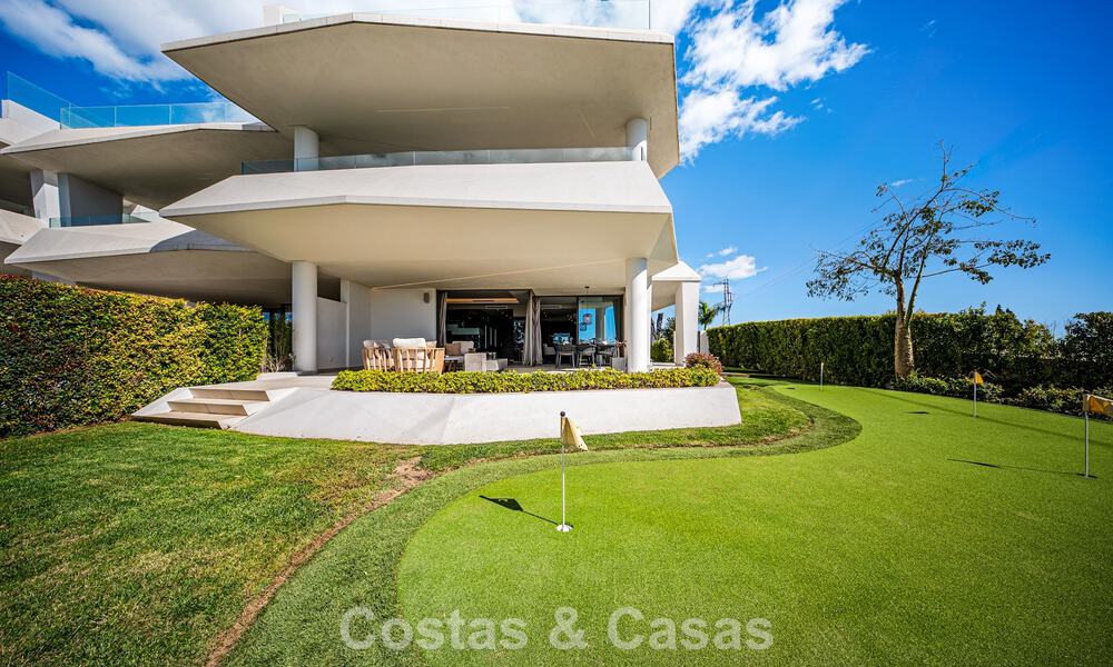Minimalist luxury home with panoramic sea views for sale in a prestigious gated complex in Nueva Andalucia, Marbella 788643