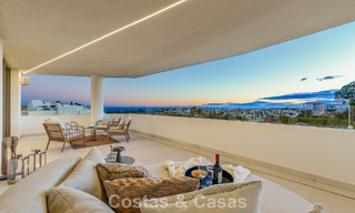 Minimalist luxury home with panoramic sea views for sale in a prestigious gated complex in Nueva Andalucia, Marbella 788651 