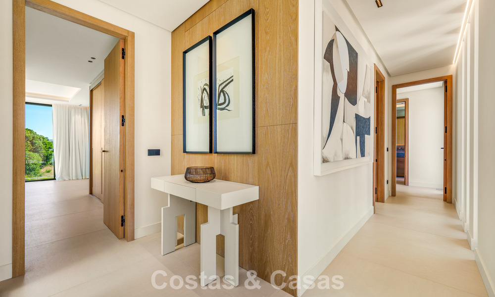 Move-in ready, contemporary luxury villa for sale within walking distance of the beach and town center of San Pedro - Marbella 788822