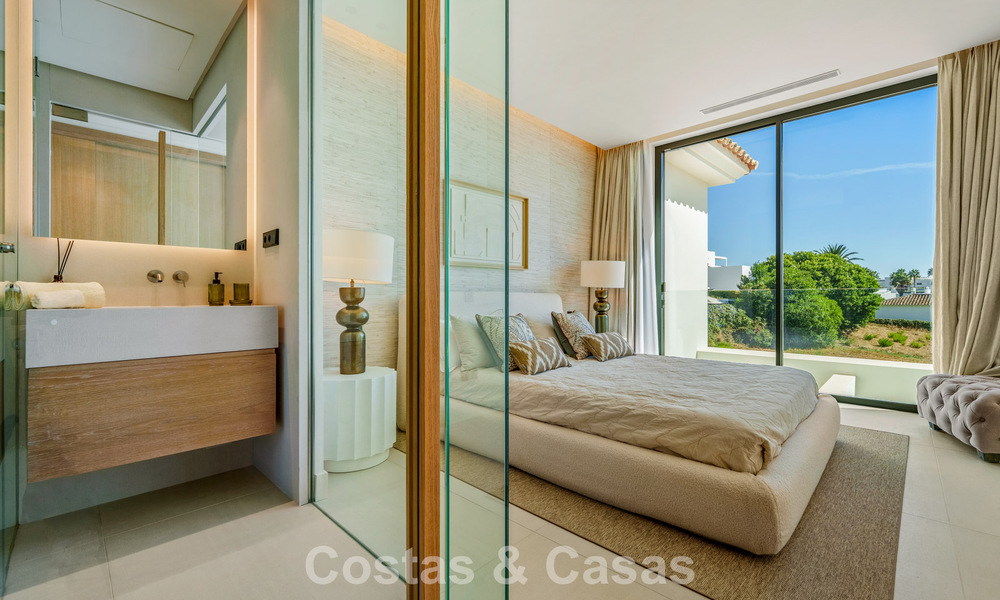 Move-in ready, contemporary luxury villa for sale within walking distance of the beach and town center of San Pedro - Marbella 788826