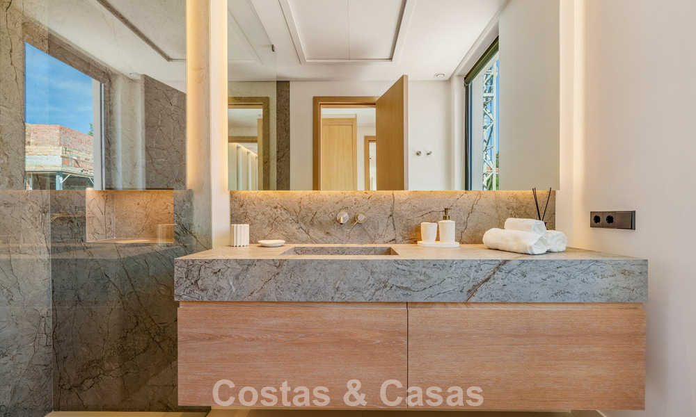 Move-in ready, contemporary luxury villa for sale within walking distance of the beach and town center of San Pedro - Marbella 788829