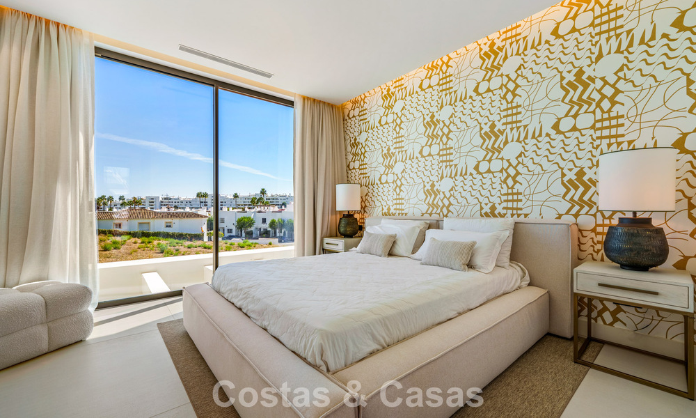Move-in ready, contemporary luxury villa for sale within walking distance of the beach and town center of San Pedro - Marbella 788830