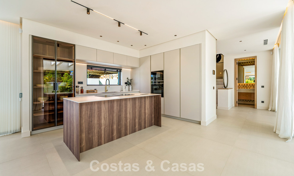 Move-in ready, contemporary luxury villa for sale within walking distance of the beach and town center of San Pedro - Marbella 788832