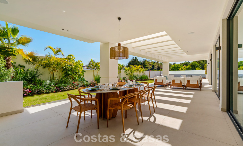 Move-in ready, contemporary luxury villa for sale within walking distance of the beach and town center of San Pedro - Marbella 788840
