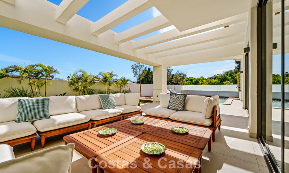 Move-in ready, contemporary luxury villa for sale within walking distance of the beach and town center of San Pedro - Marbella 788842