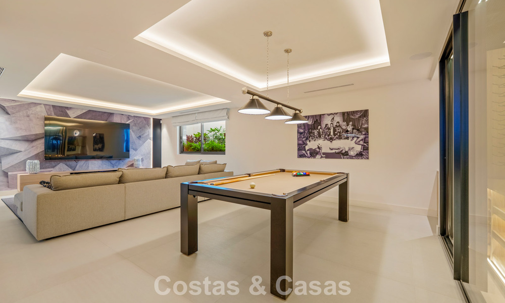 Move-in ready, contemporary luxury villa for sale within walking distance of the beach and town center of San Pedro - Marbella 788848