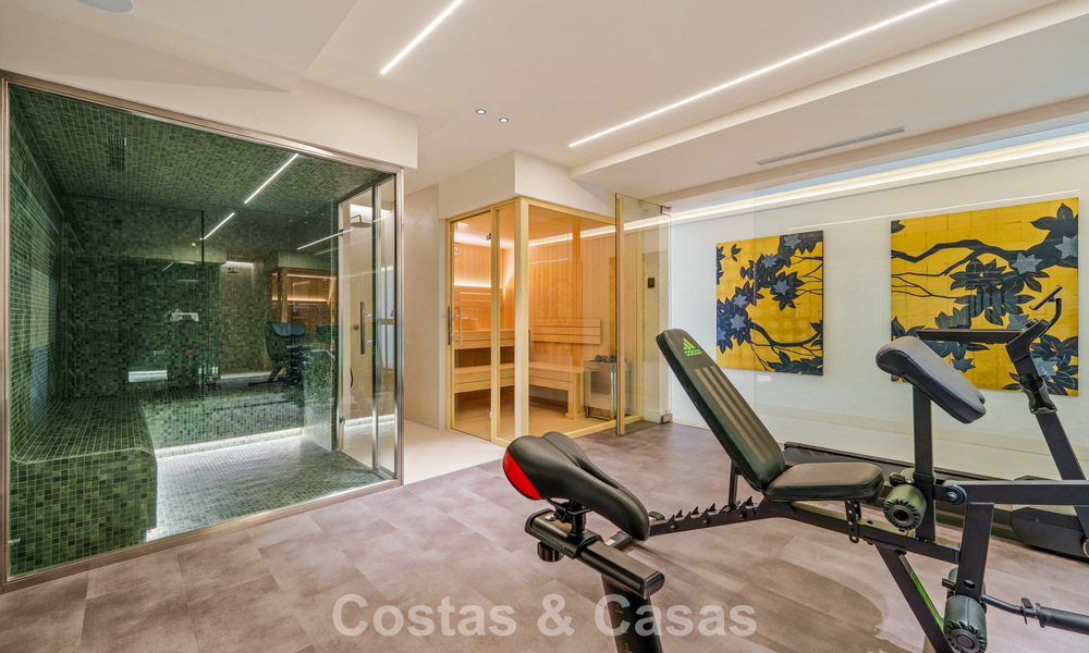 Move-in ready, contemporary luxury villa for sale within walking distance of the beach and town center of San Pedro - Marbella 788850