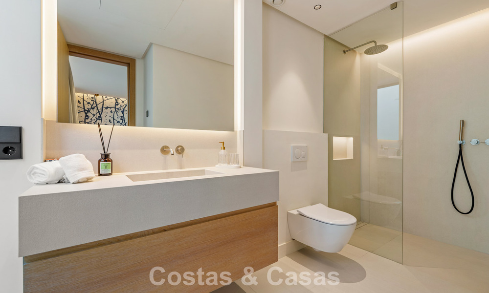 Move-in ready, contemporary luxury villa for sale within walking distance of the beach and town center of San Pedro - Marbella 788853