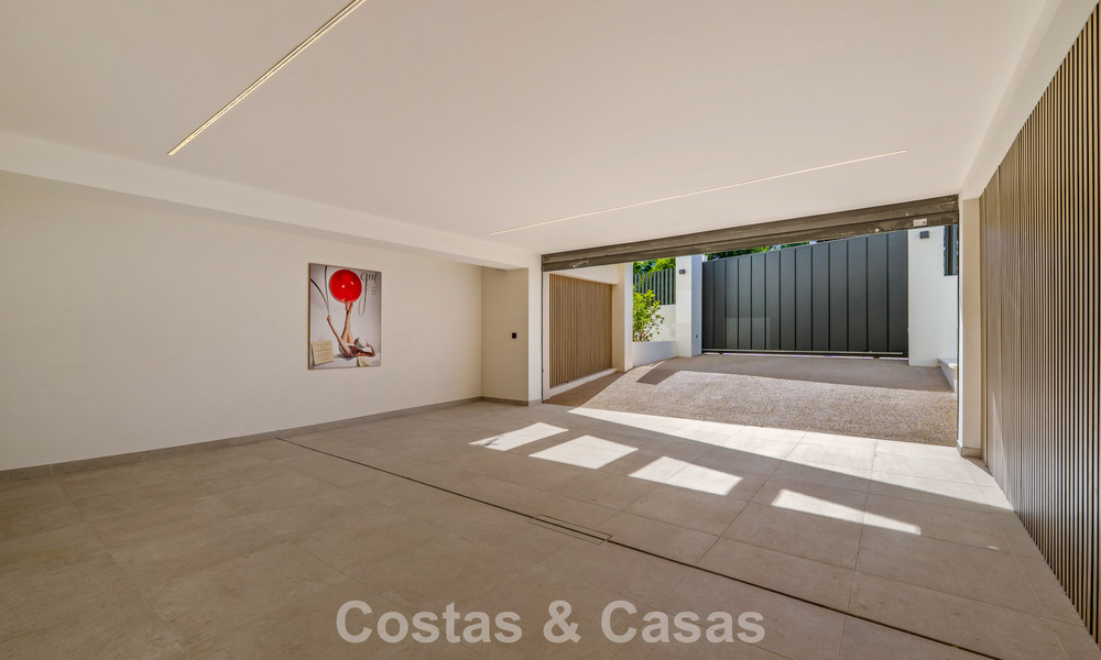 Move-in ready, contemporary luxury villa for sale within walking distance of the beach and town center of San Pedro - Marbella 788855