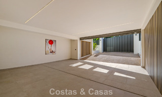 Move-in ready, contemporary luxury villa for sale within walking distance of the beach and town center of San Pedro - Marbella 788855 