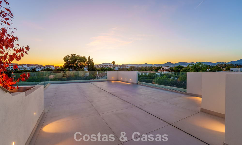 Move-in ready, contemporary luxury villa for sale within walking distance of the beach and town center of San Pedro - Marbella 788865