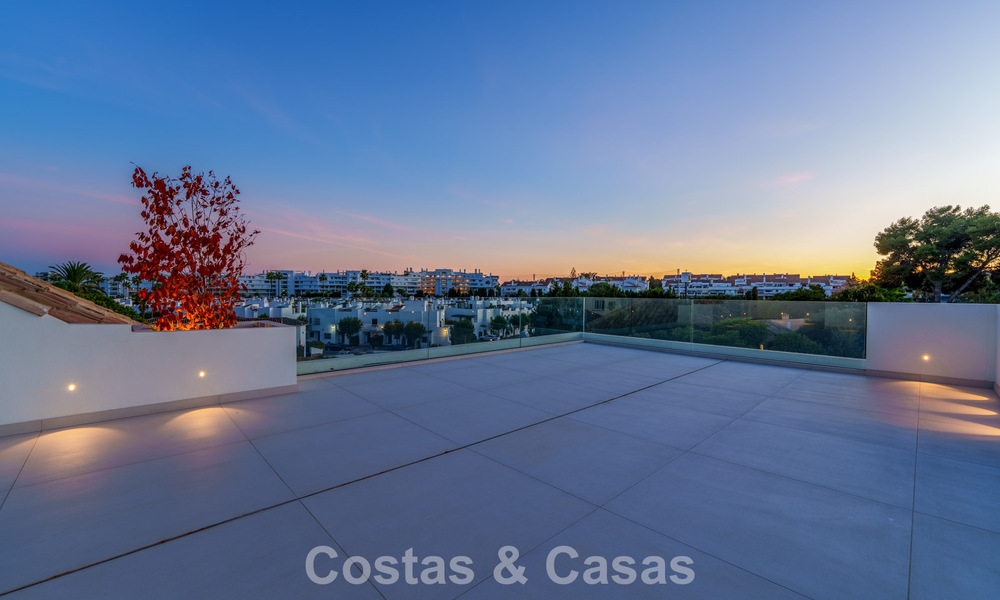 Move-in ready, contemporary luxury villa for sale within walking distance of the beach and town center of San Pedro - Marbella 788866