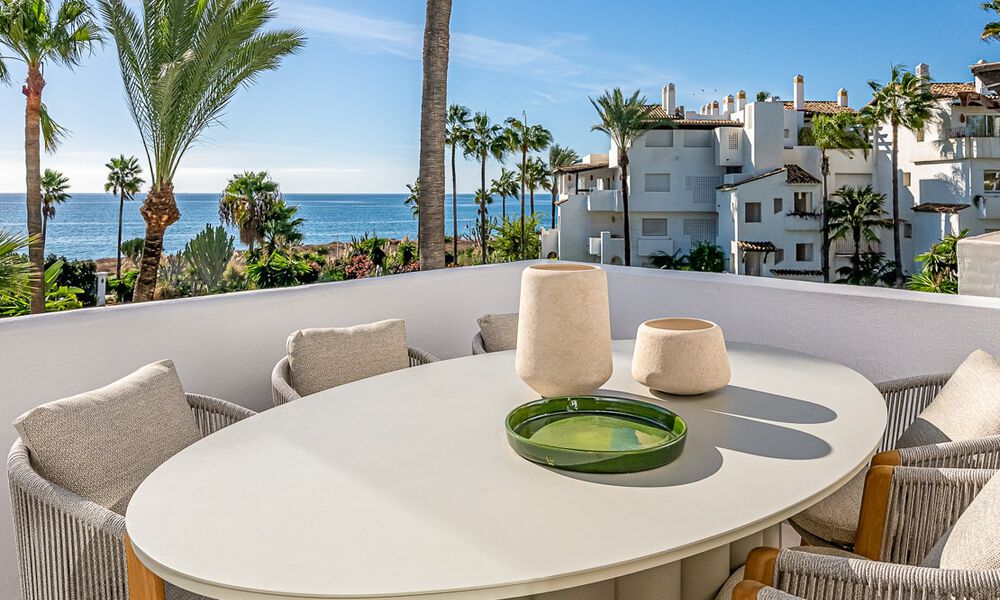 Modernized apartment with sea views for sale in a beachfront complex on the New Golden Mile between Marbella and Estepona 788771