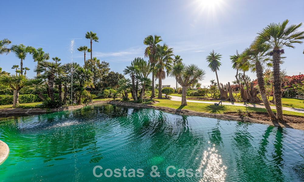 Modernized apartment with sea views for sale in a beachfront complex on the New Golden Mile between Marbella and Estepona 788774