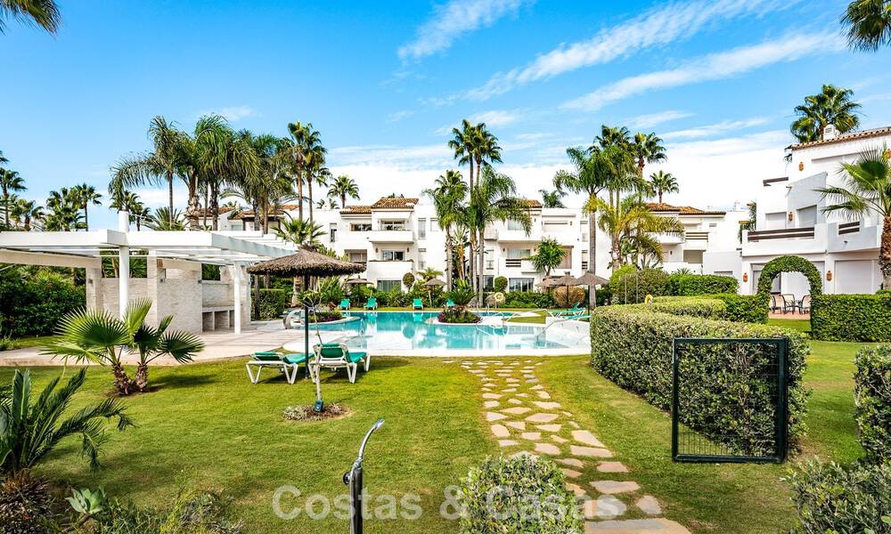 Modernized apartment with sea views for sale in a beachfront complex on the New Golden Mile between Marbella and Estepona 788776