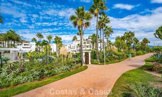 Modernized apartment with sea views for sale in a beachfront complex on the New Golden Mile between Marbella and Estepona 788777 
