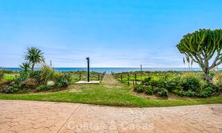 Modernized apartment with sea views for sale in a beachfront complex on the New Golden Mile between Marbella and Estepona 788778 