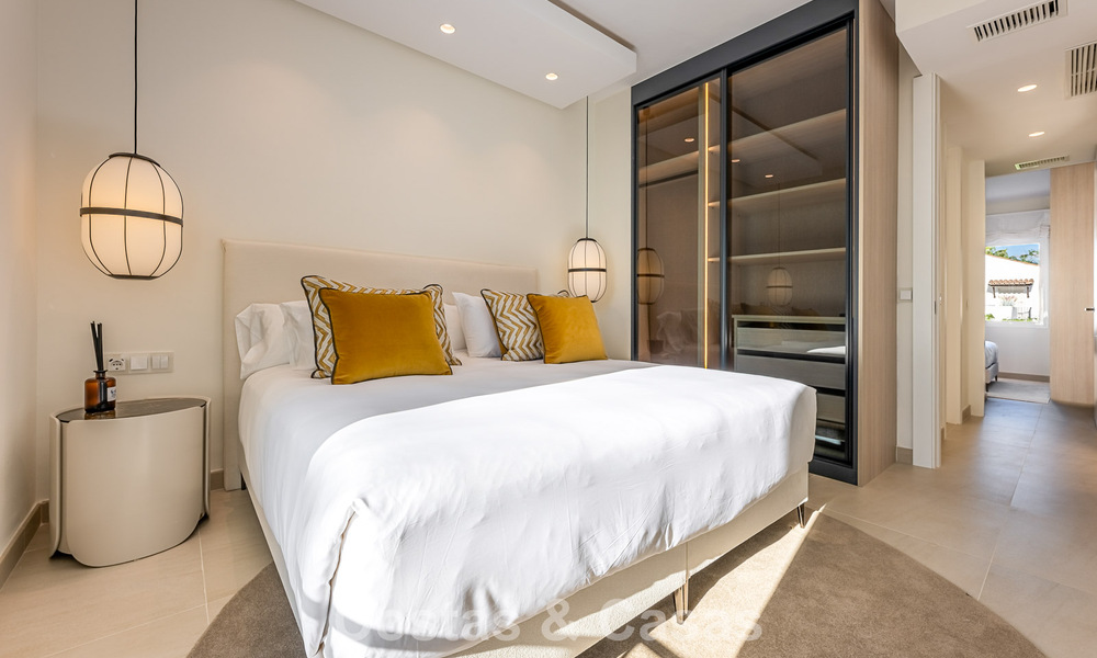 Modernized apartment with sea views for sale in a beachfront complex on the New Golden Mile between Marbella and Estepona 788791