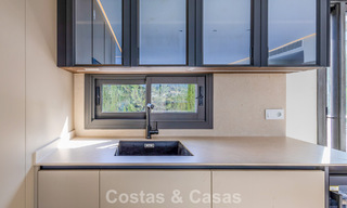 First-class renovated apartment for sale within walking distance of everything in Nueva Andalucia, Marbella 789712 