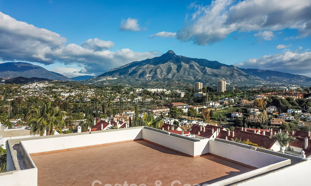 First-class renovated apartment for sale within walking distance of everything in Nueva Andalucia, Marbella 789715