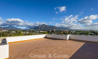 First-class renovated apartment for sale within walking distance of everything in Nueva Andalucia, Marbella 789716 