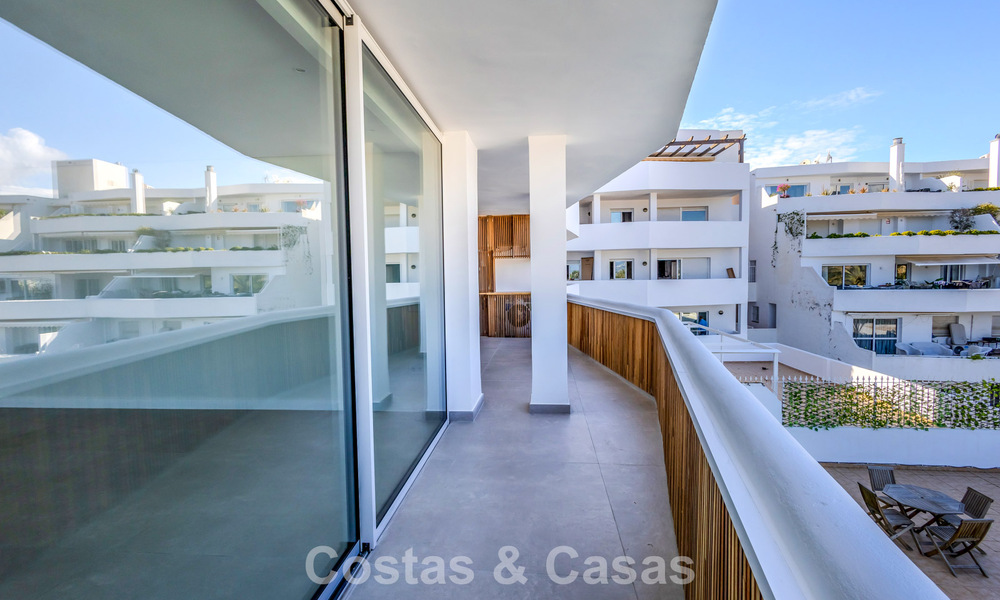 First-class renovated apartment for sale within walking distance of everything in Nueva Andalucia, Marbella 789723