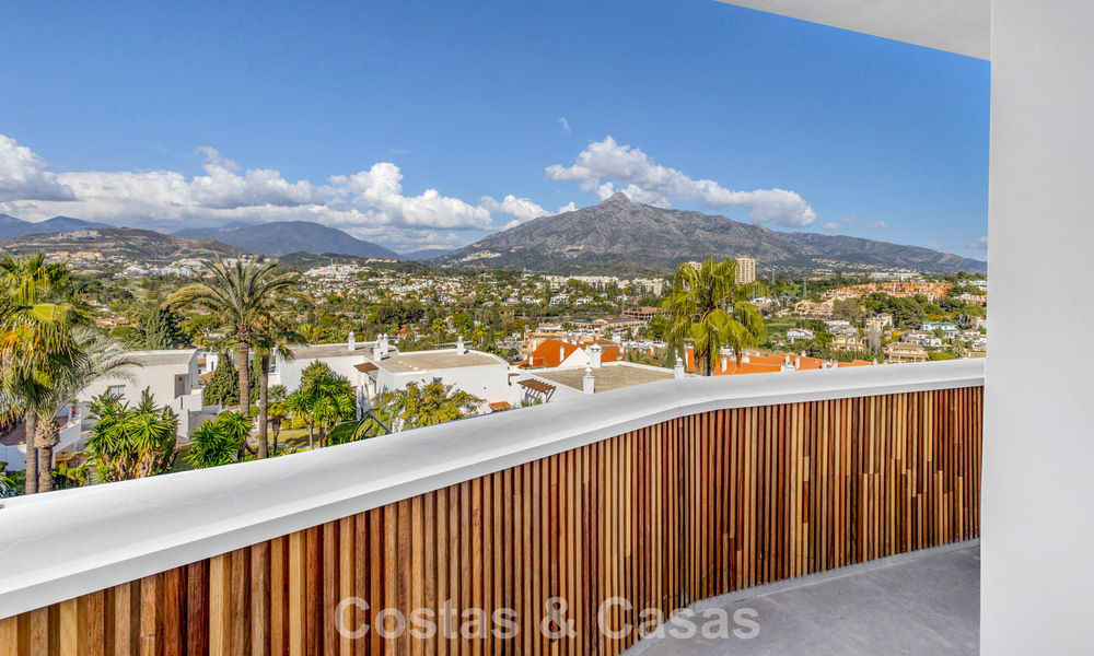 First-class renovated apartment for sale within walking distance of everything in Nueva Andalucia, Marbella 789725