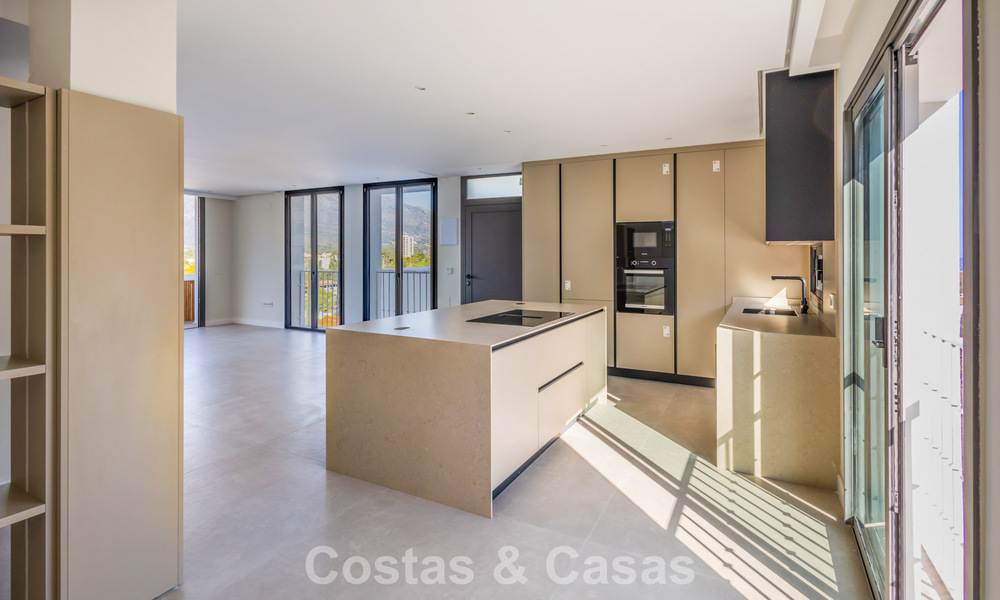 First-class renovated apartment for sale within walking distance of everything in Nueva Andalucia, Marbella 789731