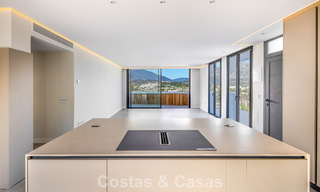 First-class renovated apartment for sale within walking distance of everything in Nueva Andalucia, Marbella 789736 