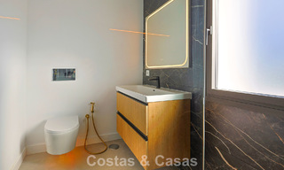 Luxurious renovated penthouse with mountain and sea views for sale in a gated complex in Nueva Andalucia, Marbella 789746 