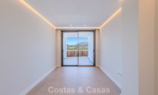 Luxurious renovated penthouse with mountain and sea views for sale in a gated complex in Nueva Andalucia, Marbella 789749 