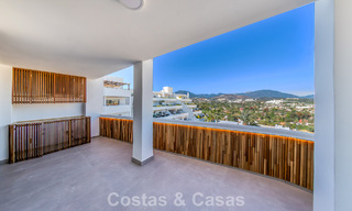 Luxurious renovated penthouse with mountain and sea views for sale in a gated complex in Nueva Andalucia, Marbella 789750 