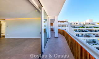 Luxurious renovated penthouse with mountain and sea views for sale in a gated complex in Nueva Andalucia, Marbella 789752 