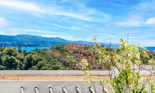 Luxury apartment for sale in a secure urbanization in Nueva Andalucia, Marbella 789762 