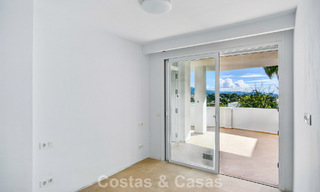 Luxury apartment for sale in a secure urbanization in Nueva Andalucia, Marbella 789763 