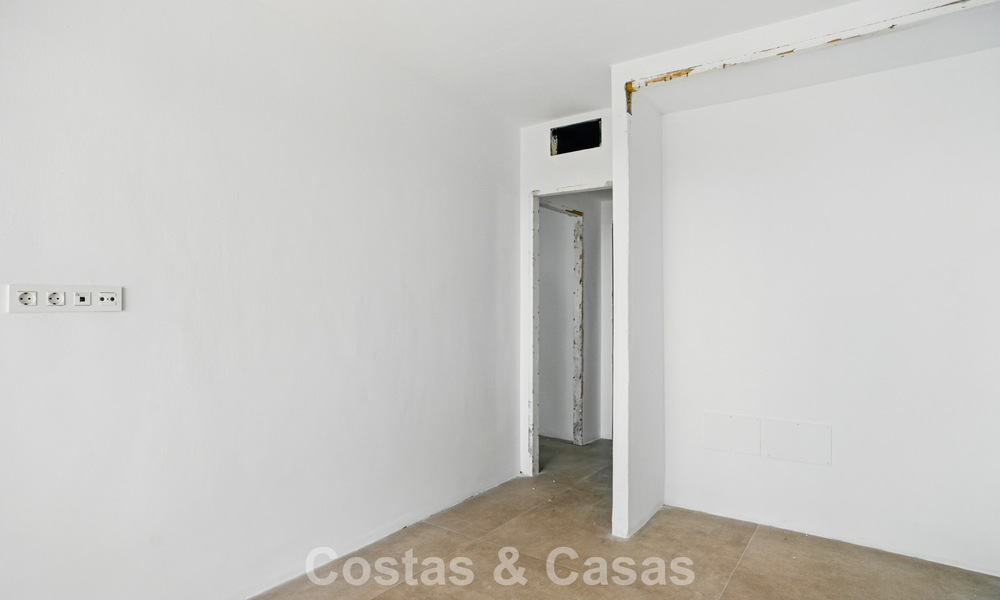 Luxury apartment for sale in a secure urbanization in Nueva Andalucia, Marbella 789773