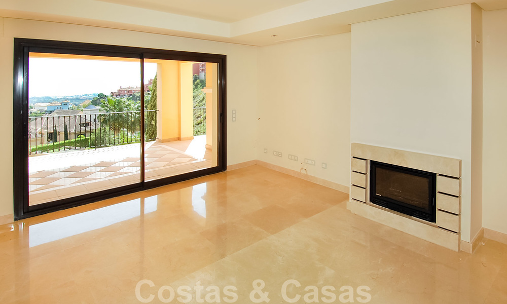 Luxury apartments for sale, Nueva Andalucia, Marbella - Benahavis 21066