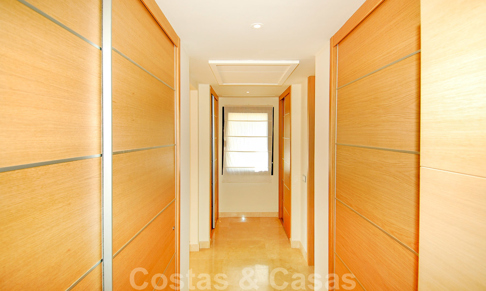 Luxury apartments for sale, Nueva Andalucia, Marbella - Benahavis 21077