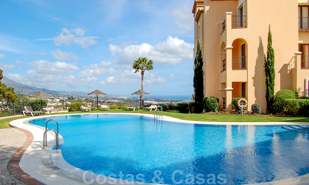 Luxury apartments for sale, Nueva Andalucia, Marbella - Benahavis 21079