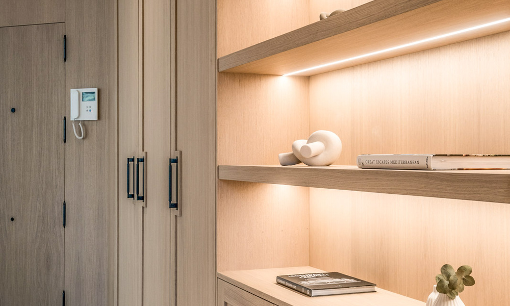 Modernly renovated ground floor apartment for sale in a prime gated complex in Sierra Blanca, Golden Mile, Marbella 789855