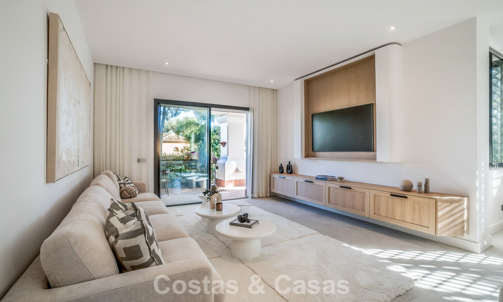 Modernly renovated ground floor apartment for sale in a prime gated complex in Sierra Blanca, Golden Mile, Marbella 789862