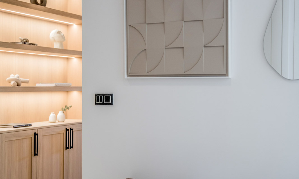 Modernly renovated ground floor apartment for sale in a prime gated complex in Sierra Blanca, Golden Mile, Marbella 789869