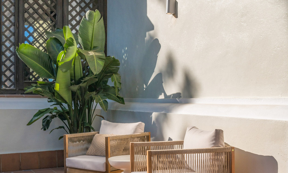 Modernly renovated ground floor apartment for sale in a prime gated complex in Sierra Blanca, Golden Mile, Marbella 789880