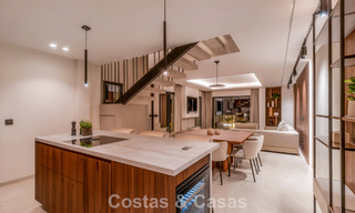 Modern renovated duplex penthouse with sea views for sale within walking distance of Puerto Banús, Marbella 789133 