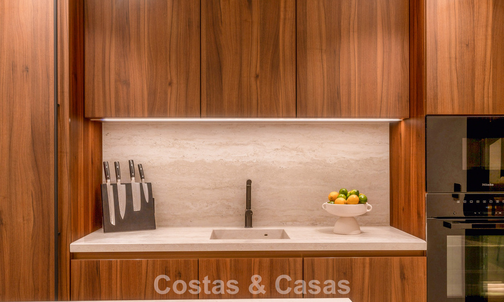 Modern renovated duplex penthouse with sea views for sale within walking distance of Puerto Banús, Marbella 789137